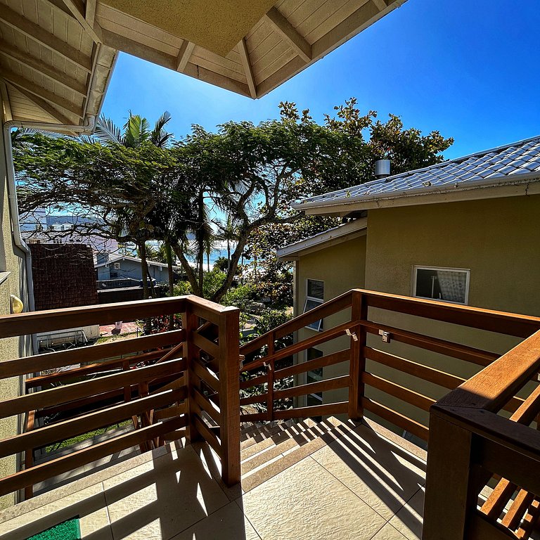 Seu Refúgio em Bombinhas: Churrasco com Vista