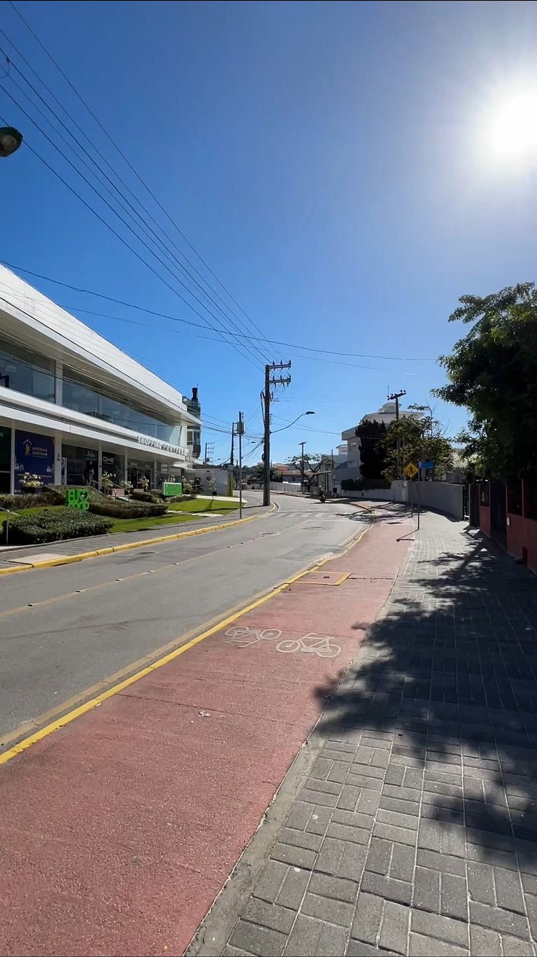 Seu Refúgio em Bombinhas: Churrasco com Vista