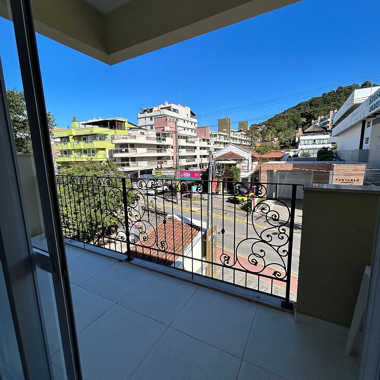 Seu Refúgio em Bombinhas: Churrasco com Vista