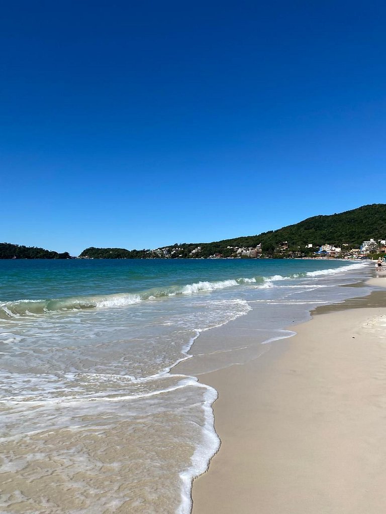 Seu Refúgio em Bombinhas: Churrasco com Vista